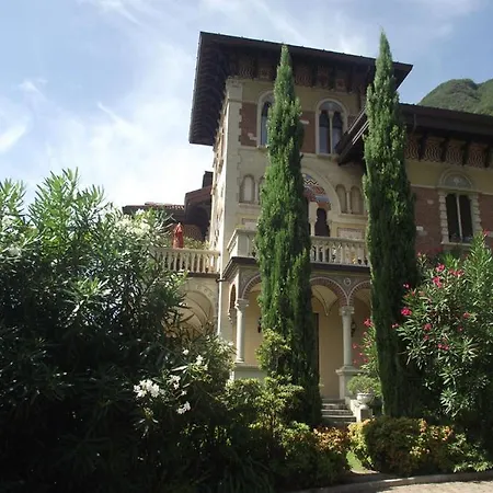 Sleeps 6 With Air Con Cernobbio