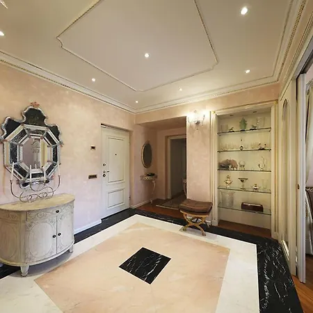 Apartment Sleeps 6 With Air Con Cernobbio